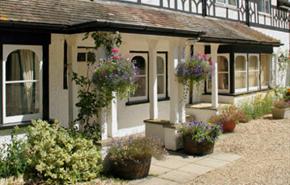 South Lawn Hotel