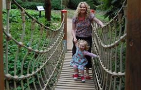 Wobbly bridge