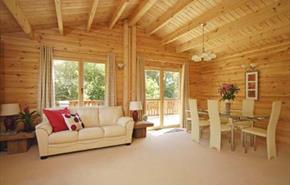 South Winchester Lodges interior