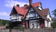 Photo of frontage of The Retreat