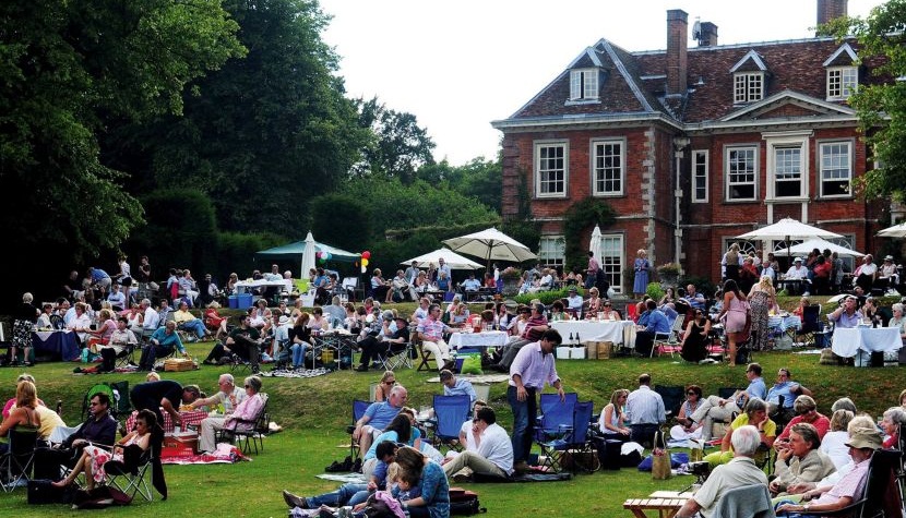Lainston House lawn