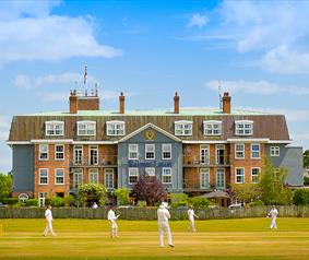 Balmer Lawn Hotel
