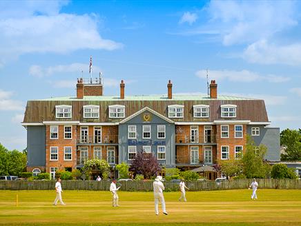 Balmer Lawn Hotel