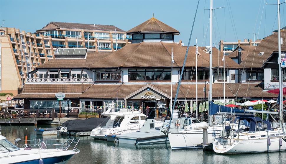 the yacht club port solent